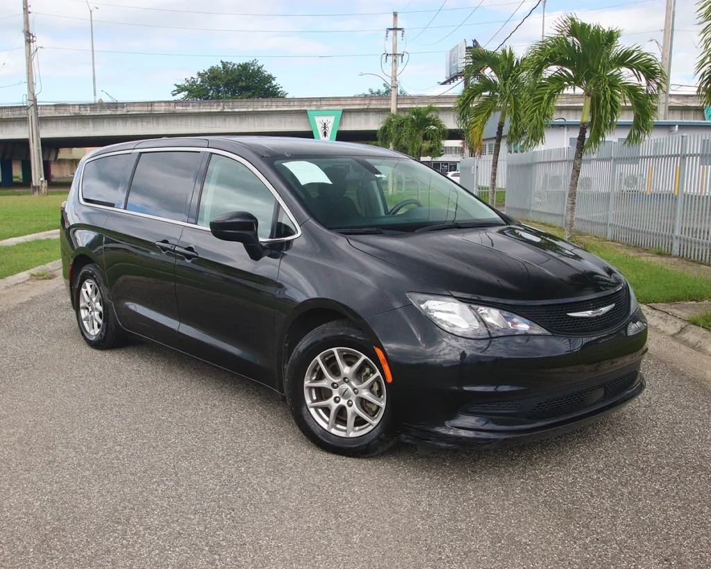 2022 Chrysler Voyager LX 4dr Mini-Van