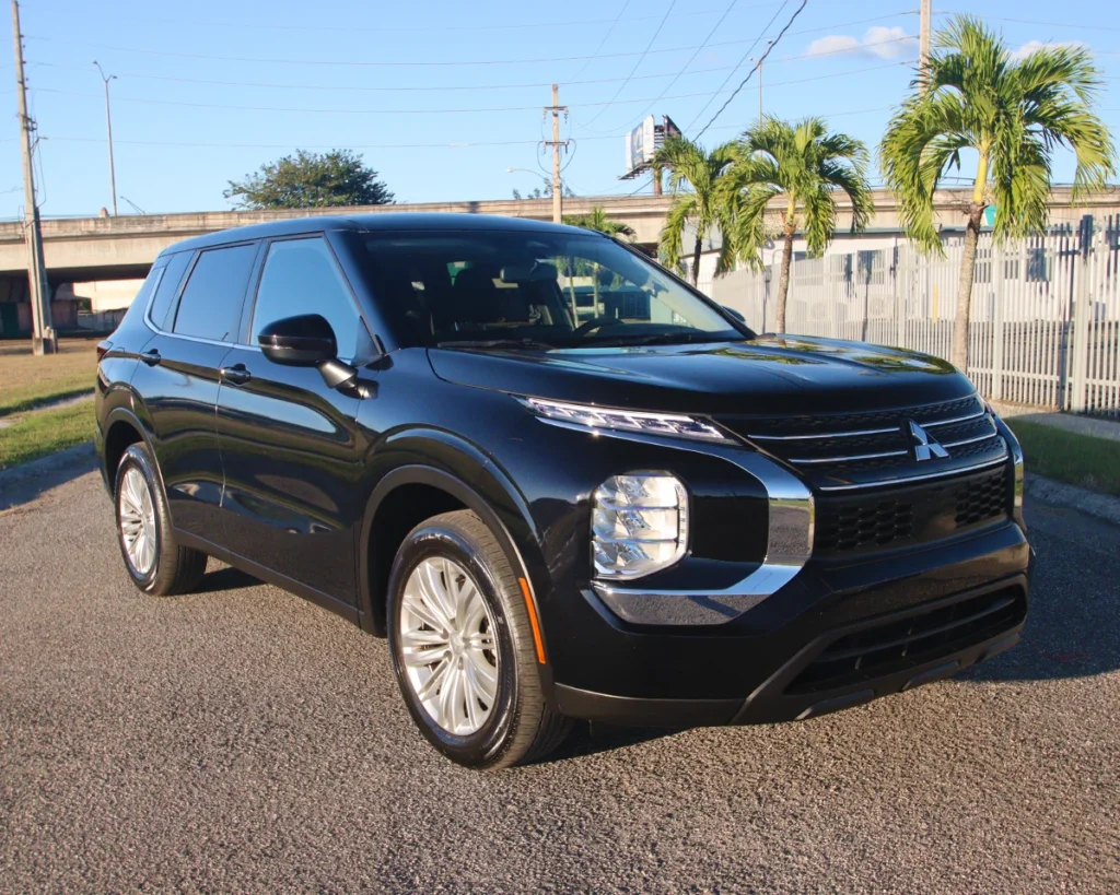 2024 Mitsubishi Outlander ES
