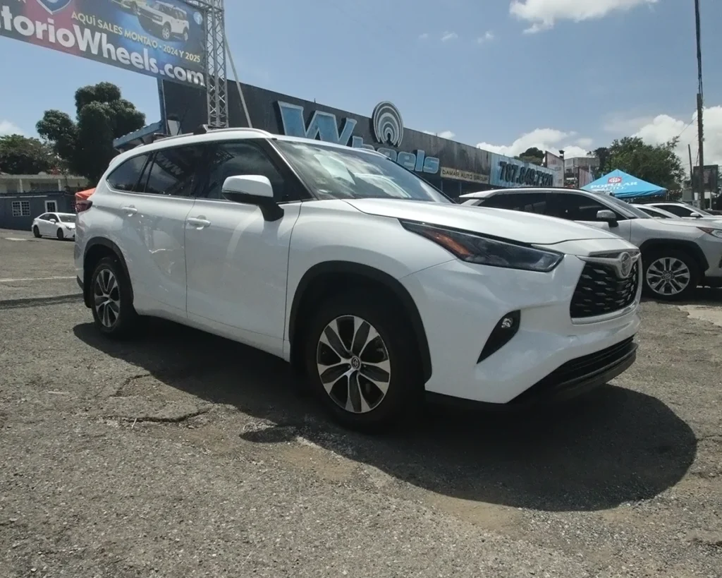 2022 Toyota Highlander Hybrid XLE