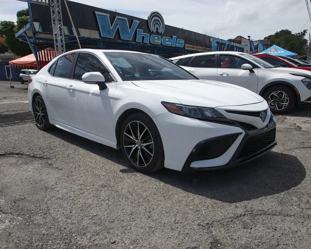 2023 Toyota Camry Hybrid SE